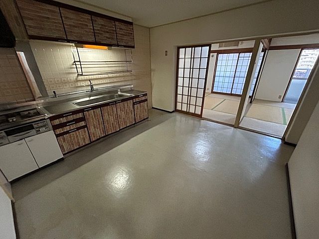 ダイニング ダイニングテーブル置いてもしっかりとした広さがあります。