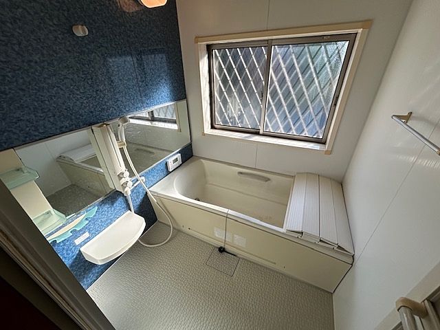 浴室 ゆったり入れる浴槽。追焚機能付きです。
