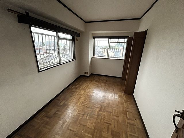 洋室 窓の多い洋室です。