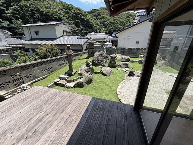 テラス テラスがあります。バーベキューなどいろいろ楽しめます。