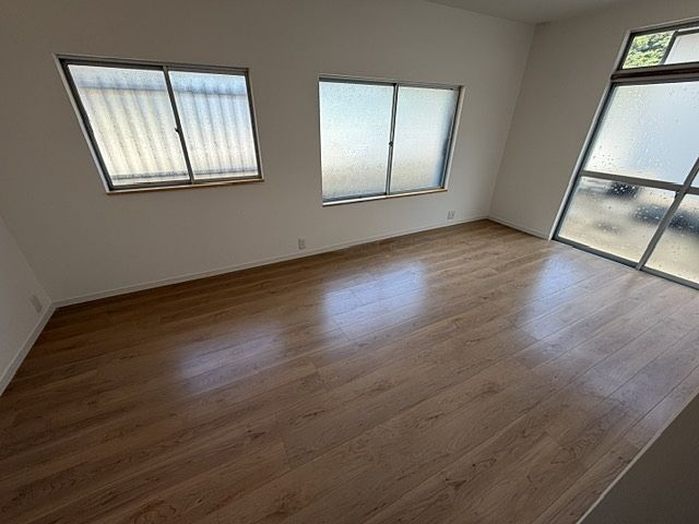 洋室 洋室。各部屋窓があり室内が明るいです。